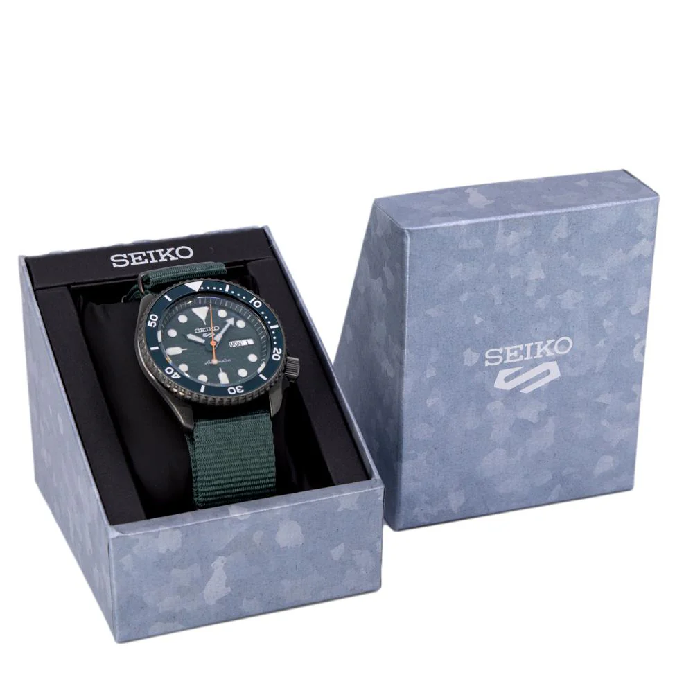 Seiko Men's SRPD77K1 5 Sports Suits Green Dial DayDate Watch - Image 10