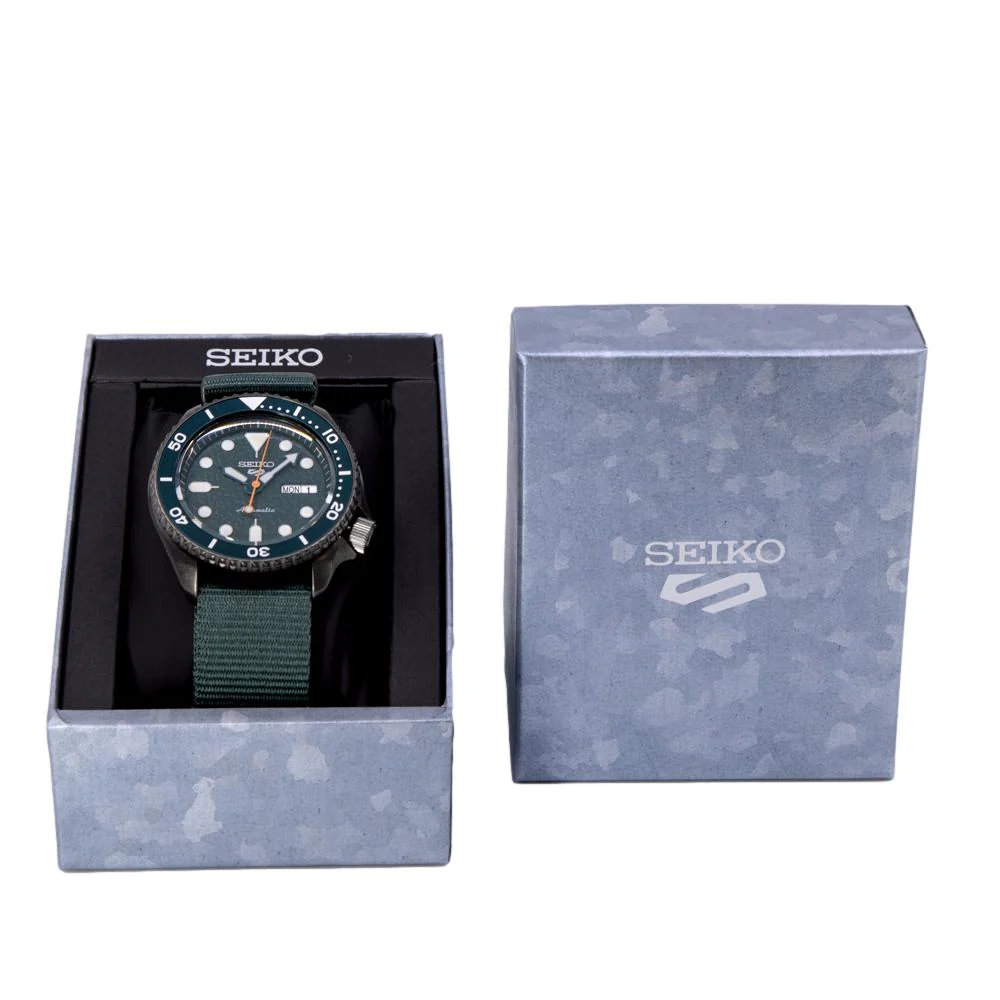 Seiko Men's SRPD77K1 5 Sports Suits Green Dial DayDate Watch - Image 9