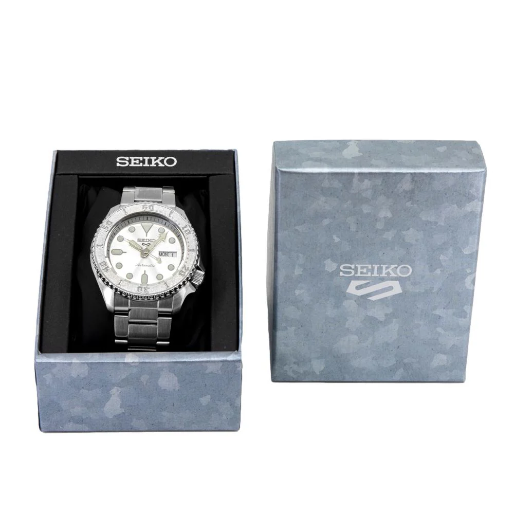 Seiko Men's SRPE71K1 Sports Silver Dial Watch - Image 10