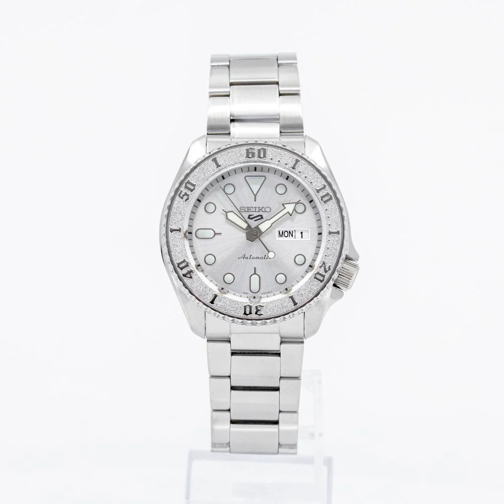 Seiko Men's SRPE71K1 Sports Silver Dial Watch - Image 12