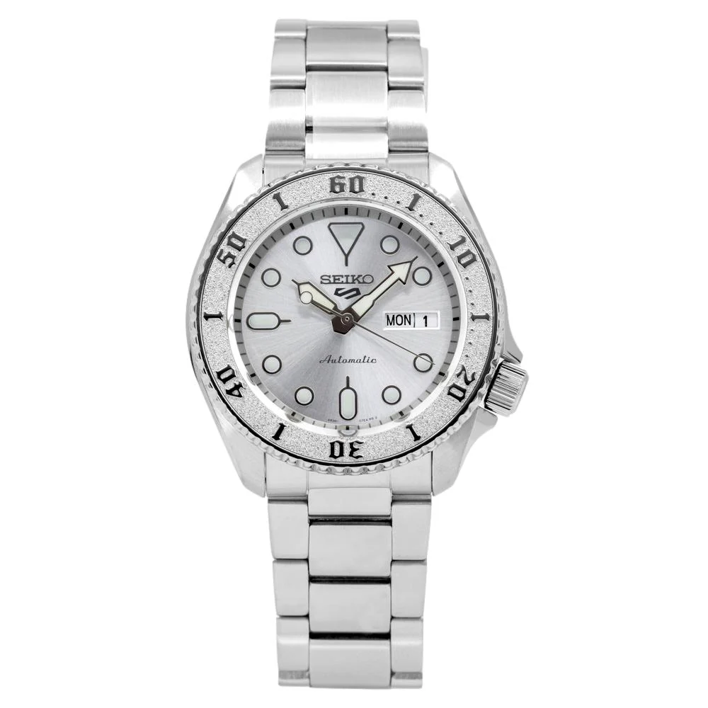 Seiko Men's SRPE71K1 Sports Silver Dial Watch - Image 3